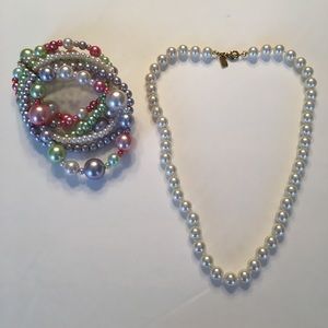 Pearl necklace and bracelet